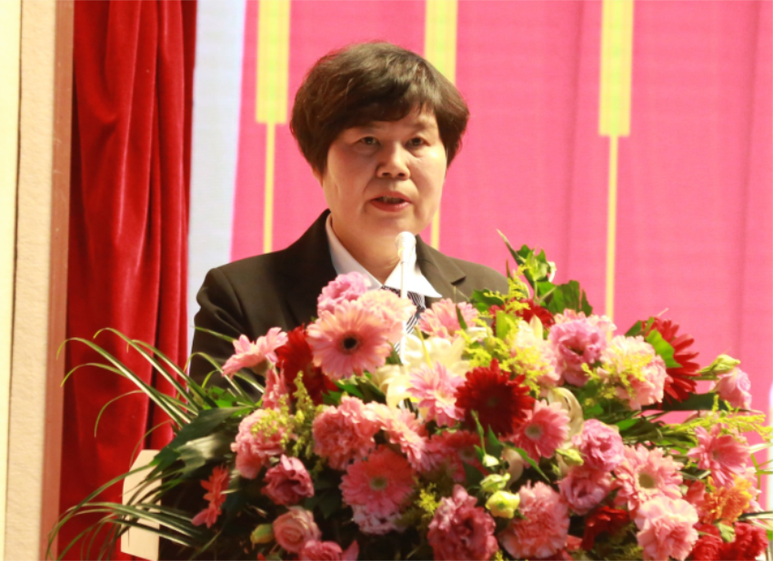 赢博线上官网（集团）官方网站第一届党委班子选举大会---徐州市树恩中学总校长薛淑萍同志致开幕辞